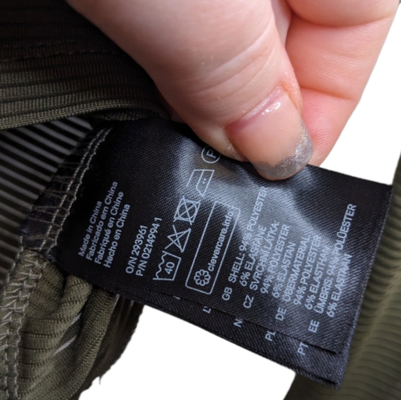 H&M Divided Olive Green Long Sleeve Crop Top 🌿✨ XS - Picture 8 of 8